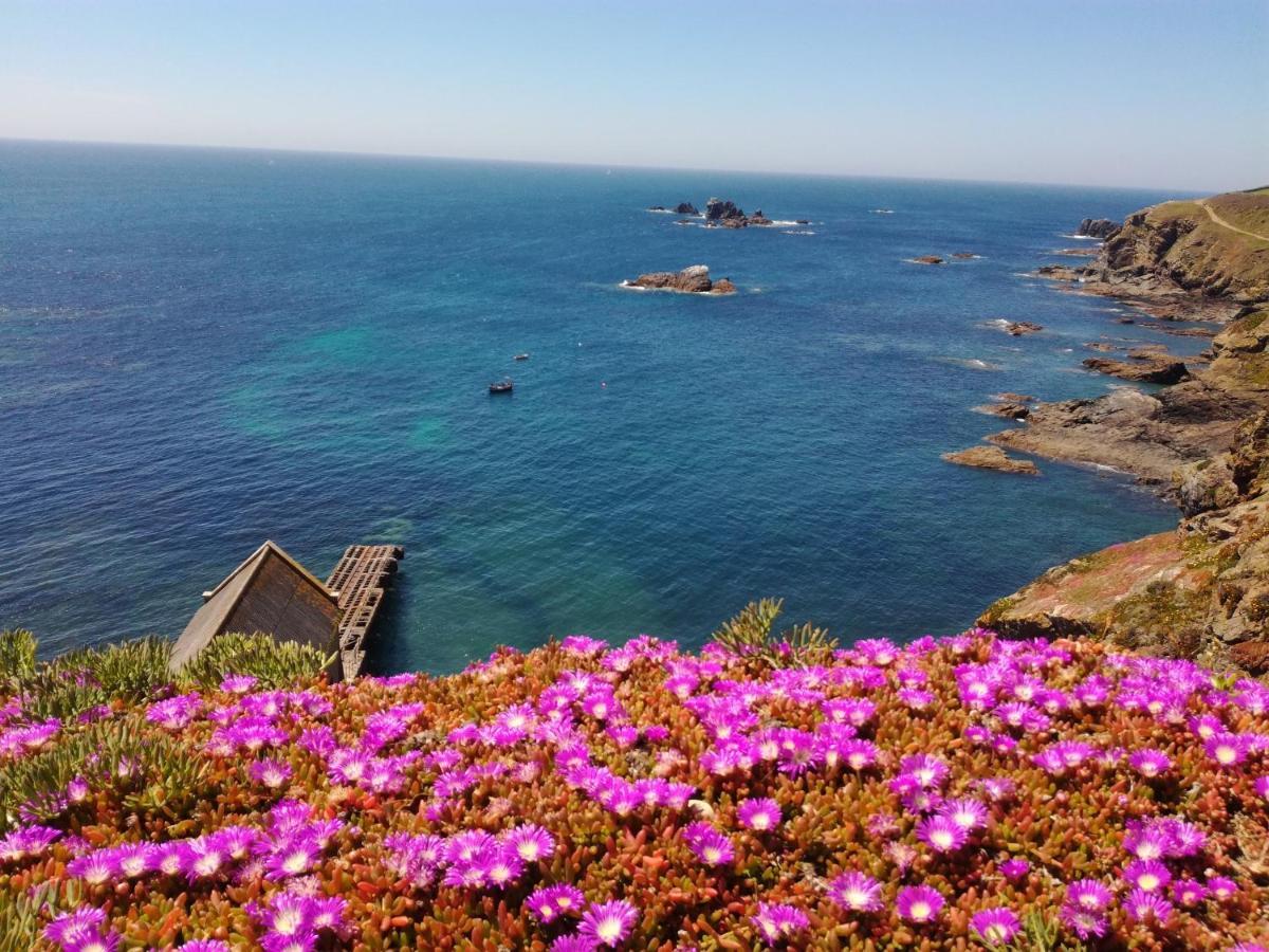 Farm Accommodation - The Lizard Peninsula, Cornwall Хелстон Экстерьер фото